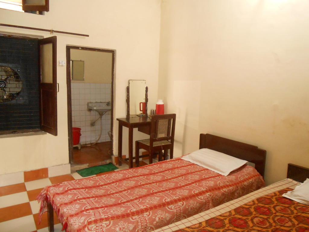 Gaurav Guest House Mathura Dış mekan fotoğraf